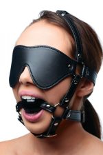 Met oogmasker