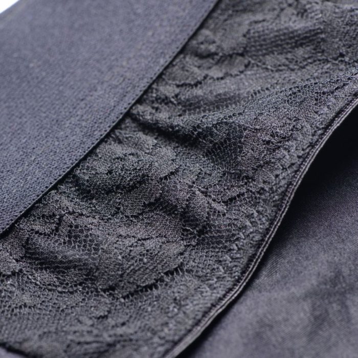 Slip met kanten details