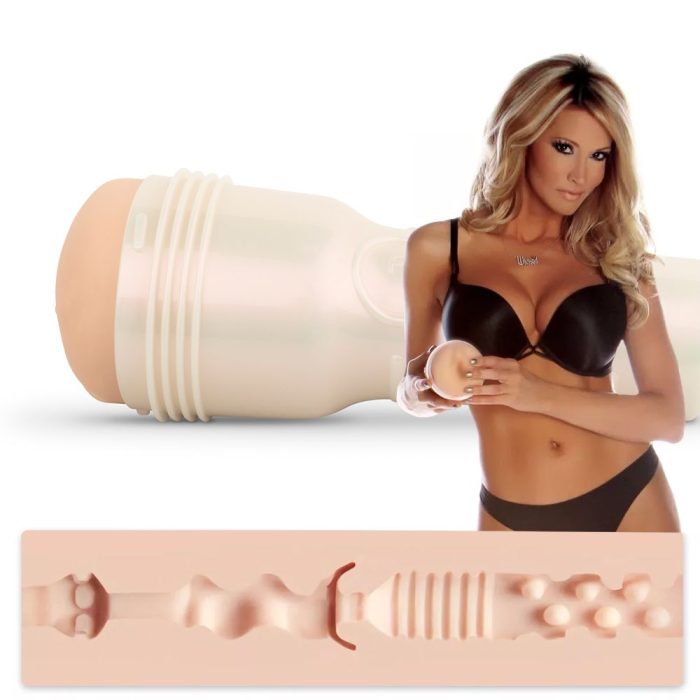 Model: Jessica Drake