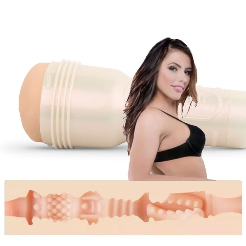 Model: Adriana Chechik