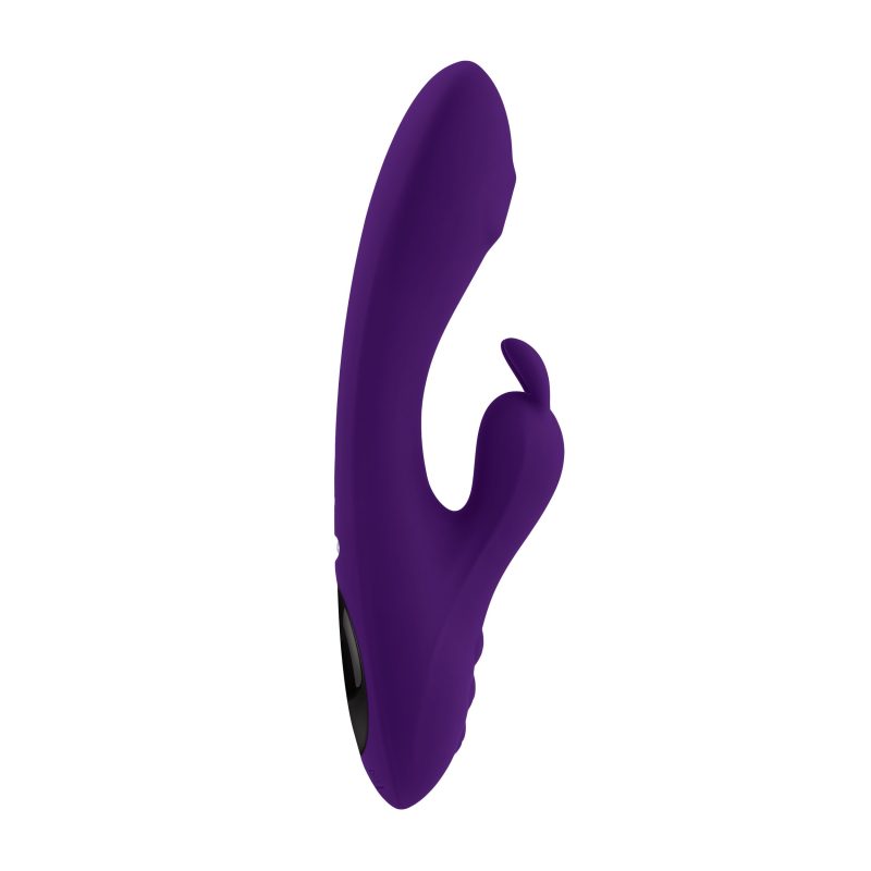 Bunny masseert de clitoris
